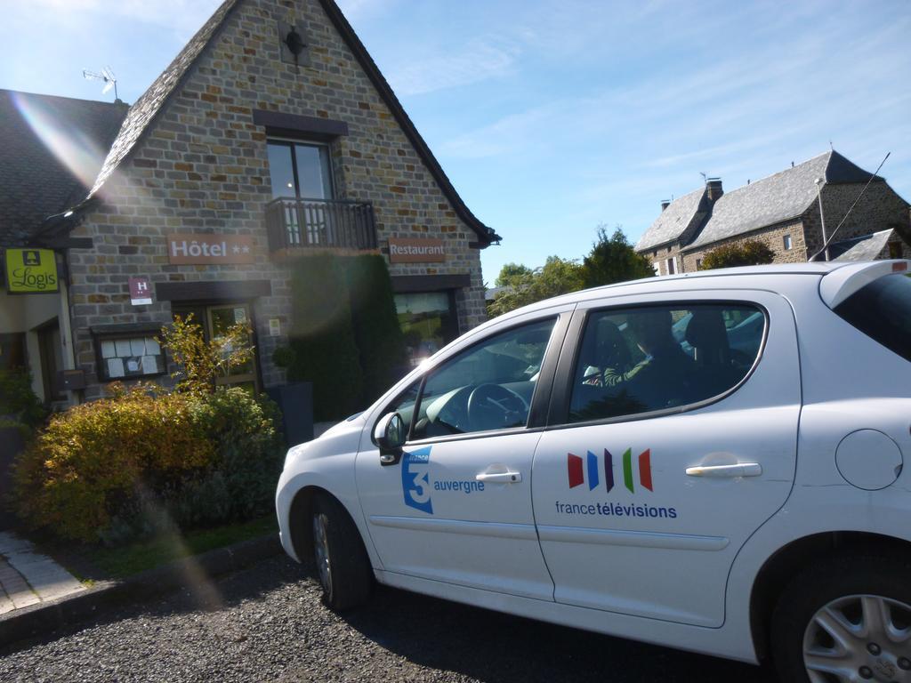 Hotel Logis Le Relais De La Poste Neuveglise Exterior photo